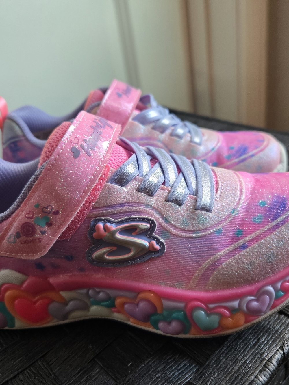 Girls Pink Light-Up Heart Accent Sneakers Size 12 - Picture 4 of 5